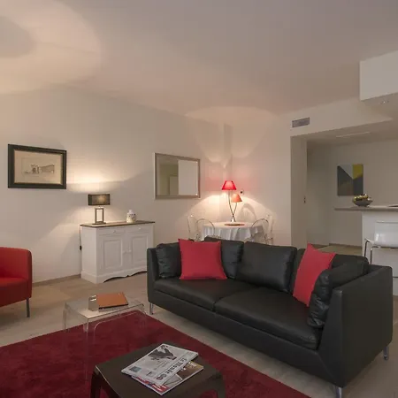 Aparthotel Capoul 2*
